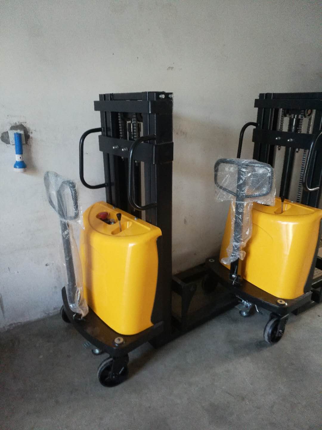 Hydraulic and Electric Stacker - Hydraulic Car Lift 评论和价格